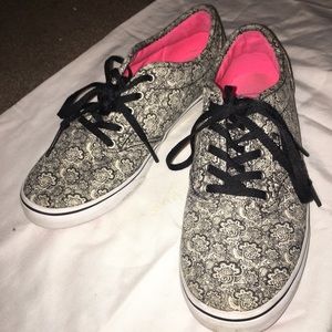 paisley vans